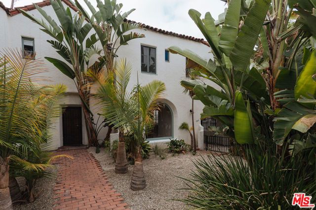 7464 Hollywood Boulevard, Los Angeles, CA 90046