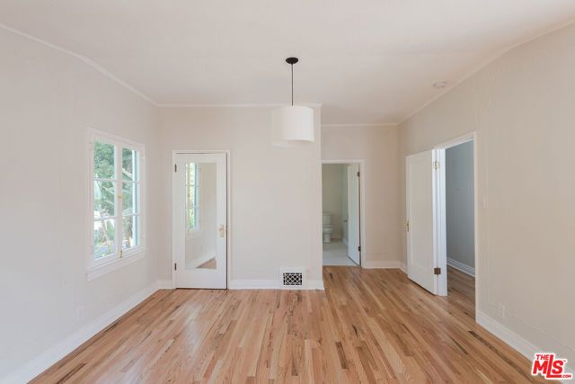 7464 Hollywood Boulevard, Los Angeles, CA 90046