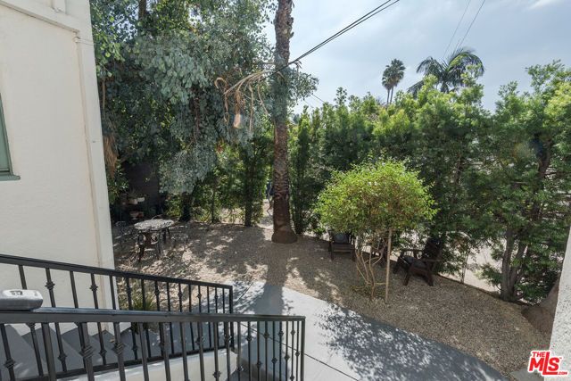 7464 Hollywood Boulevard, Los Angeles, CA 90046