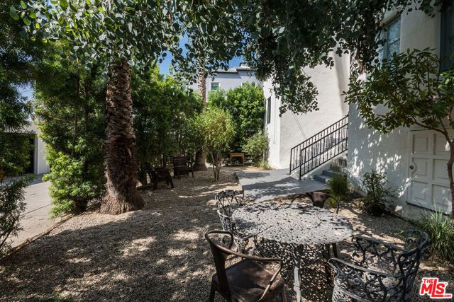 7464 Hollywood Boulevard, Los Angeles, CA 90046