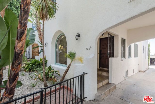 7464 Hollywood Boulevard, Los Angeles, CA 90046