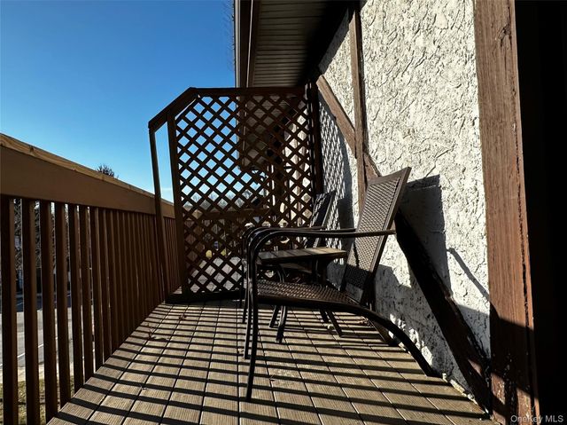 67 Bailey Court 67, Middle Island, NY 11953