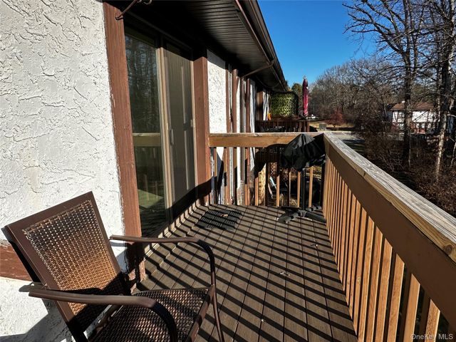 67 Bailey Court 67, Middle Island, NY 11953