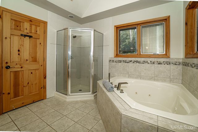 6448 Lakeshore Drive, Wakefield, MI 49968