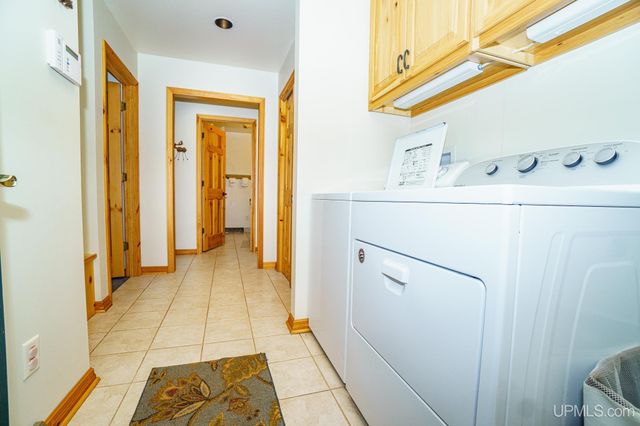 6448 Lakeshore Drive, Wakefield, MI 49968