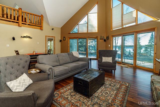 6448 Lakeshore Drive, Wakefield, MI 49968