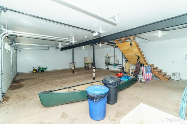 6448 Lakeshore Drive, Wakefield, MI 49968