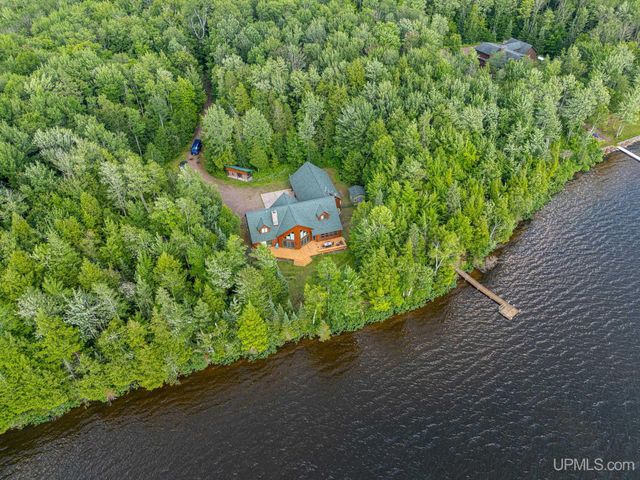6448 Lakeshore Drive, Wakefield, MI 49968
