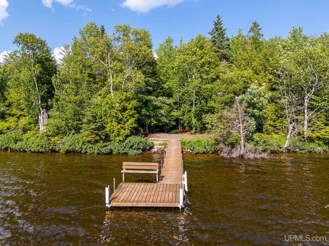 6448 Lakeshore Drive, Wakefield, MI 49968