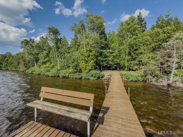 6448 Lakeshore Drive, Wakefield, MI 49968