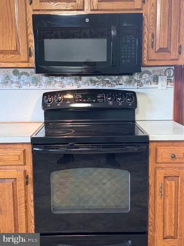 15 BRIDGEVIEW DR, Lewistown, PA 17044