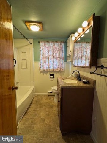 15 BRIDGEVIEW DR, Lewistown, PA 17044