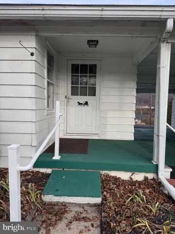 15 BRIDGEVIEW DR, Lewistown, PA 17044