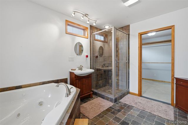 3454 Paddington Drive, Troy, MI 48084