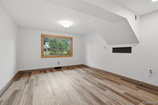 3454 Paddington Drive, Troy, MI 48084