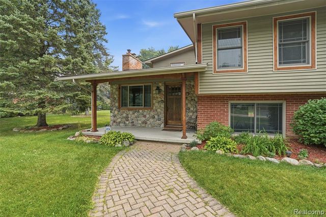 3454 Paddington Drive, Troy, MI 48084