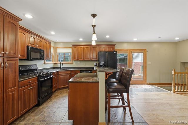 3454 Paddington Drive, Troy, MI 48084