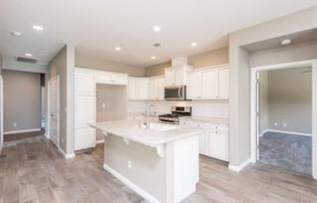 10850 N Braden Way, Fresno, CA 93730