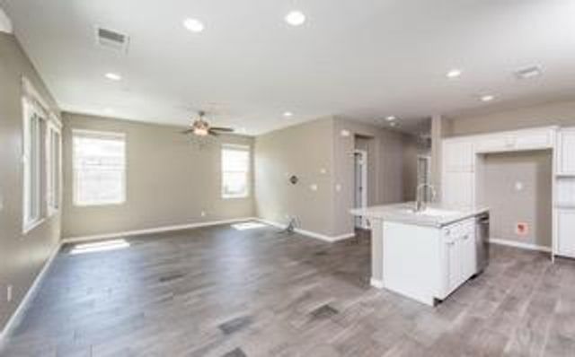 10850 N Braden Way, Fresno, CA 93730