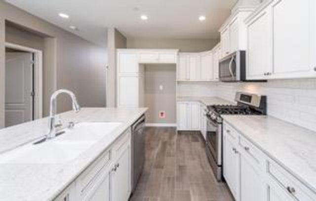 10850 N Braden Way, Fresno, CA 93730