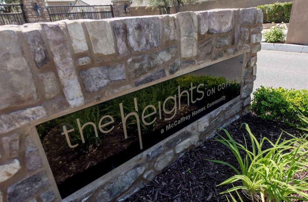 Image 2 of property listing at 10850 N Braden Way, Fresno, CA 93730