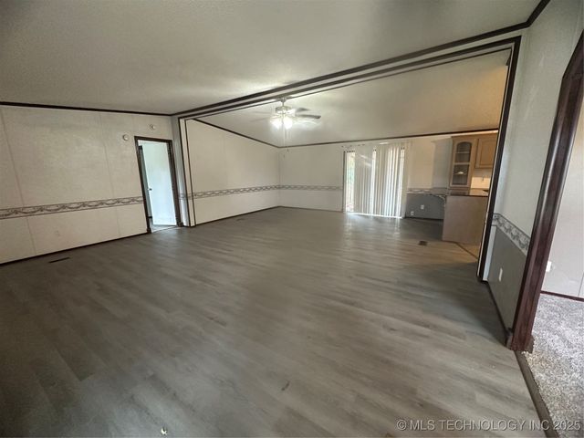 1931 Coon Creek, Eufaula, OK 74432