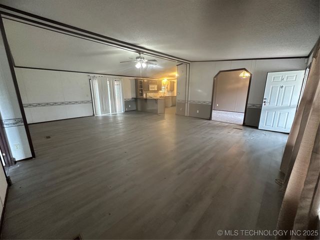 1931 Coon Creek, Eufaula, OK 74432