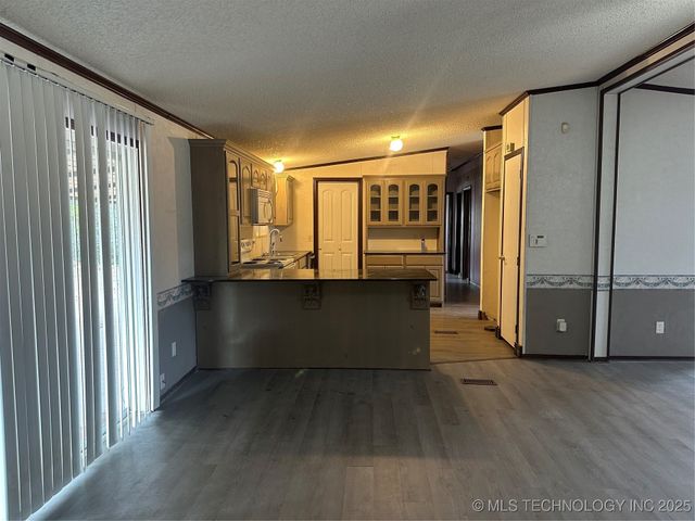 1931 Coon Creek, Eufaula, OK 74432