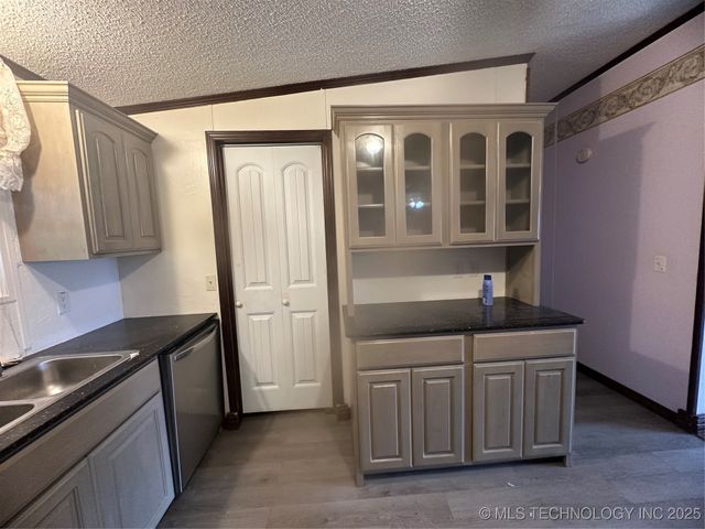 1931 Coon Creek, Eufaula, OK 74432