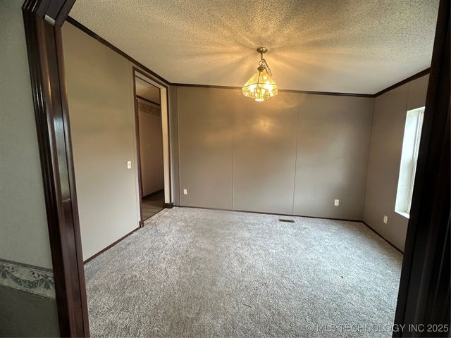 1931 Coon Creek, Eufaula, OK 74432