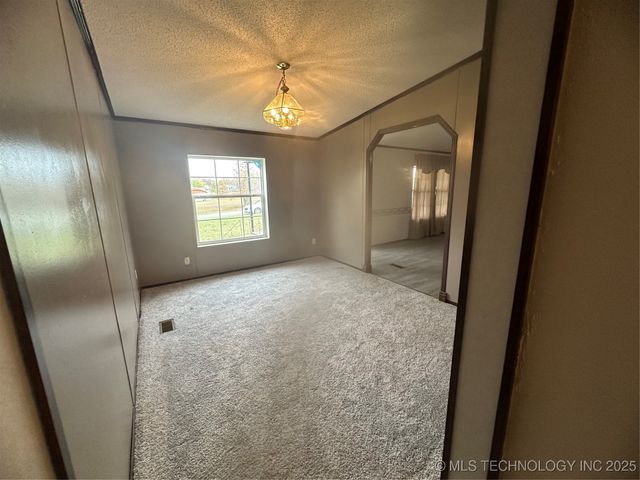 1931 Coon Creek, Eufaula, OK 74432