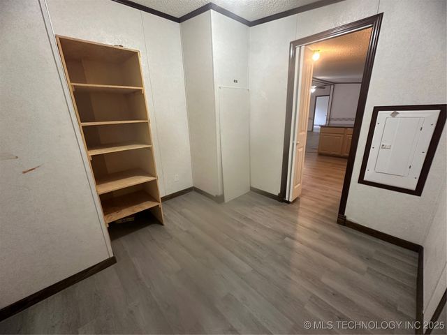 1931 Coon Creek, Eufaula, OK 74432