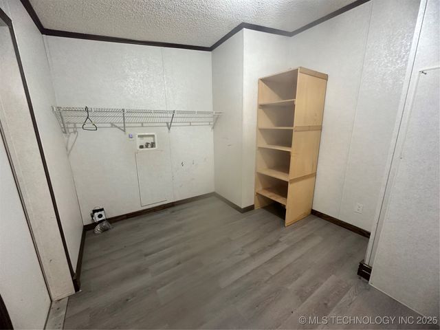 1931 Coon Creek, Eufaula, OK 74432