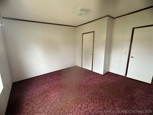 1931 Coon Creek, Eufaula, OK 74432