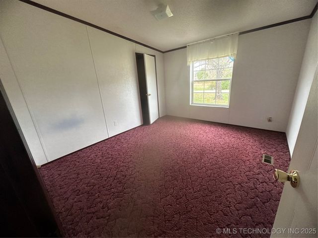 1931 Coon Creek, Eufaula, OK 74432