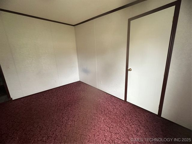 1931 Coon Creek, Eufaula, OK 74432