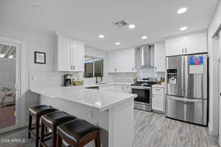 4470 E BELLEVIEW Street, Phoenix, AZ 85008