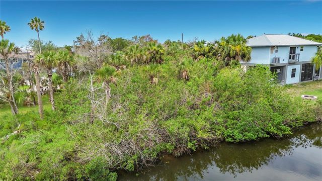 12073 W GULF BREEZE COURT, Crystal River, FL 34429