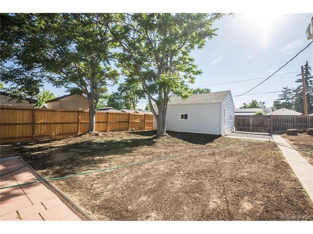 1965 Joliet St, Aurora, CO 80010