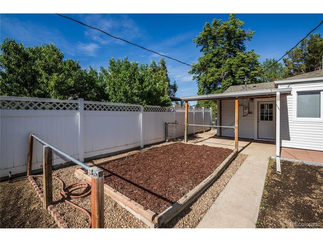 1965 Joliet St, Aurora, CO 80010