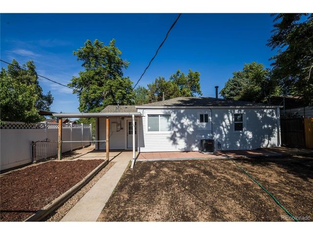 1965 Joliet St, Aurora, CO 80010