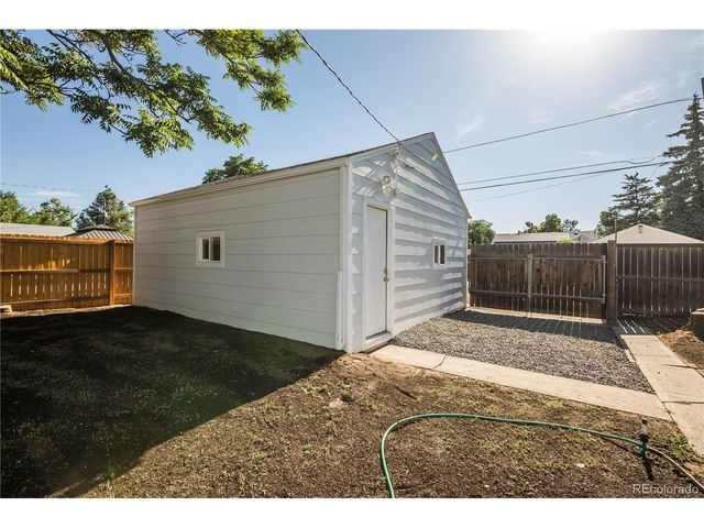 1965 Joliet St, Aurora, CO 80010