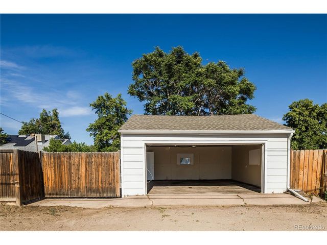 1965 Joliet St, Aurora, CO 80010