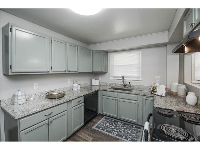 1965 Joliet St, Aurora, CO 80010