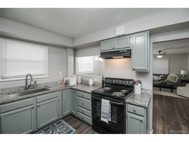 1965 Joliet St, Aurora, CO 80010