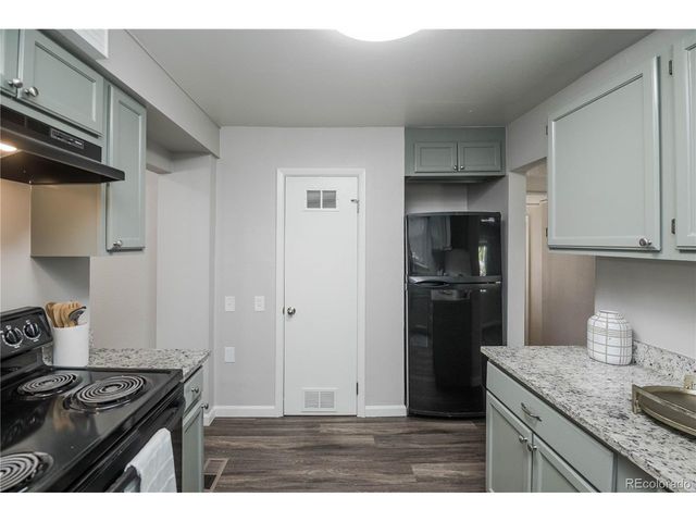 1965 Joliet St, Aurora, CO 80010