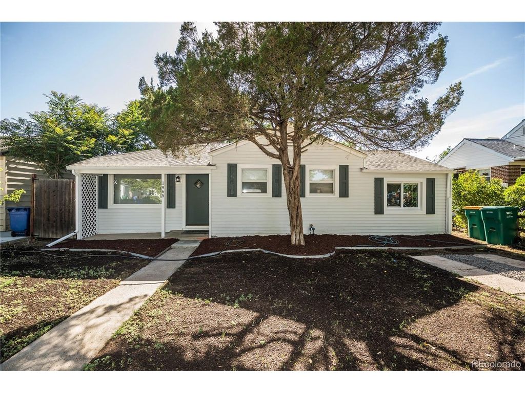 1965 Joliet St, Aurora, CO 80010