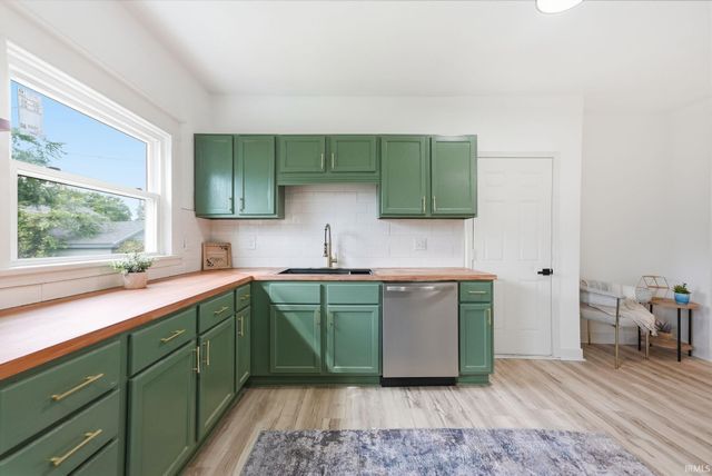 4124 Fairfield Avenue, Fort Wayne, IN 46807