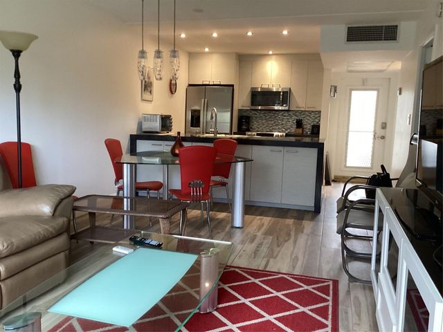 4299 NW 16 Th Street 108, Lauderhill, FL 33313