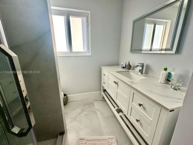 628 SW 6th Ave, Hallandale Beach, FL 33009